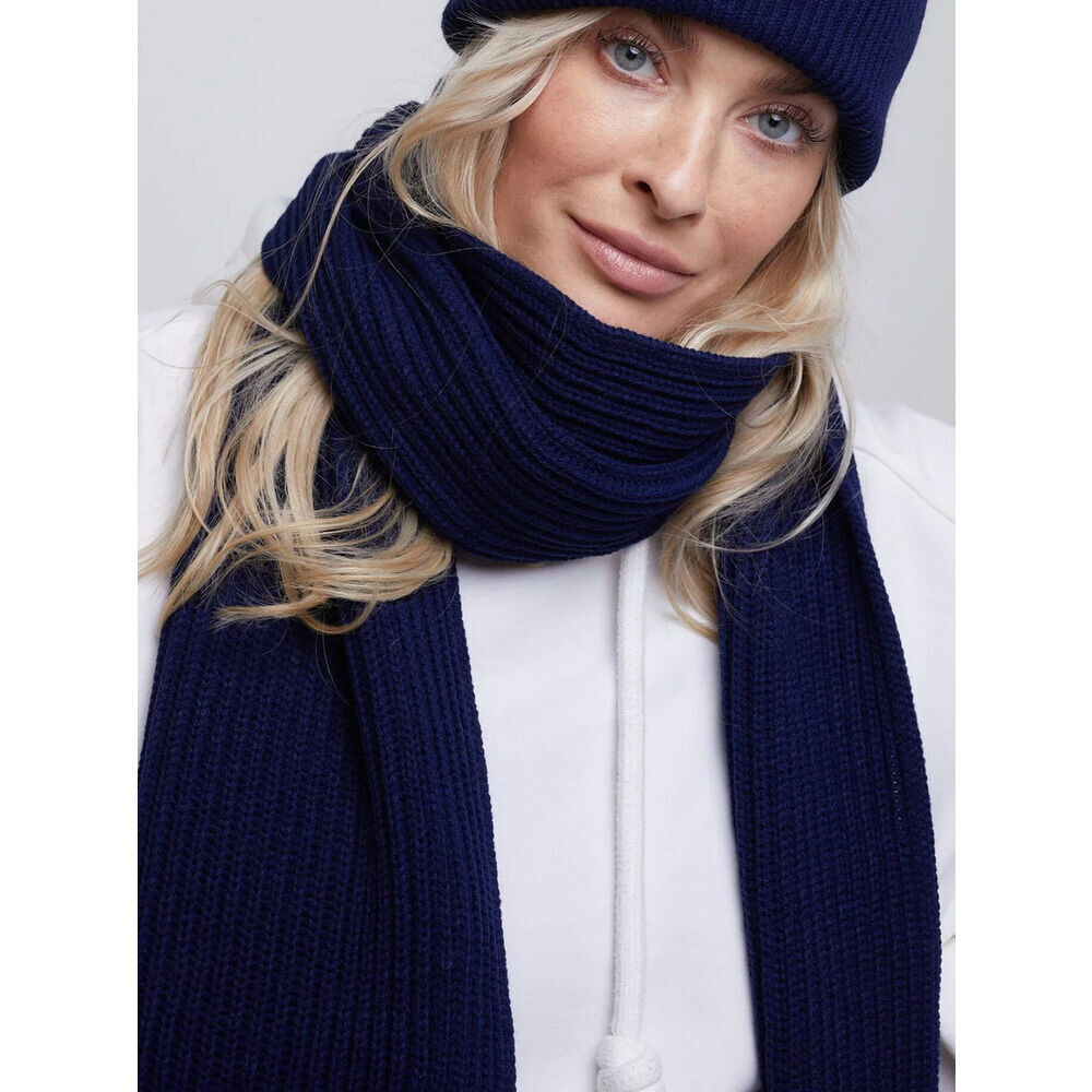 Zimný pruhovaný teplý šál čiernej farby 19403