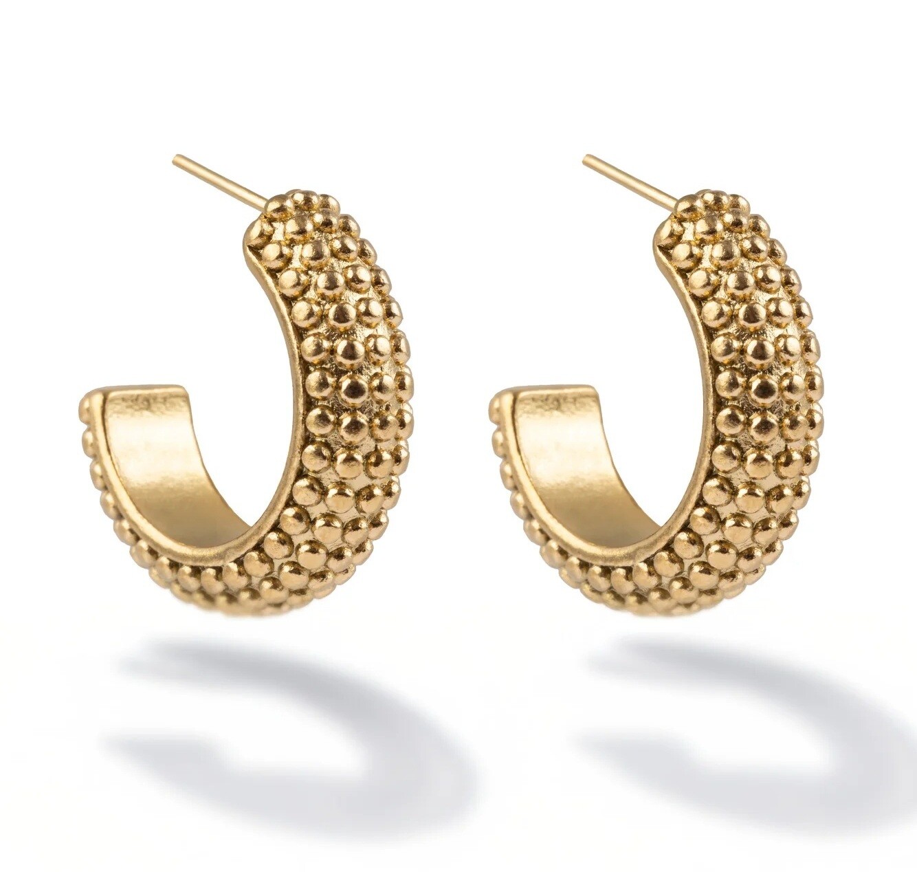 Marc Malone Štýlové pozlátené náušnice Nioré MCE250345G