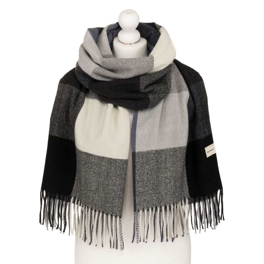 Obojstranný dámsky šál v čiernej farbe so strapcami – Rovicky