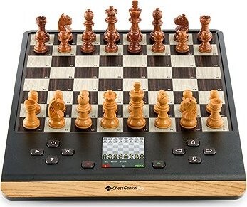 Millennium Chess M818 Pro Wood Edition – stolový elektronický šach