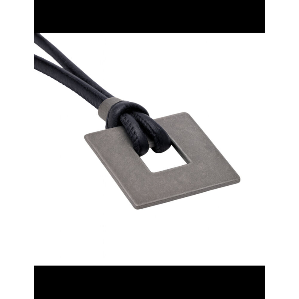 Kožený náhrdelník dámsky s matnou kovovou ozdobou 18398