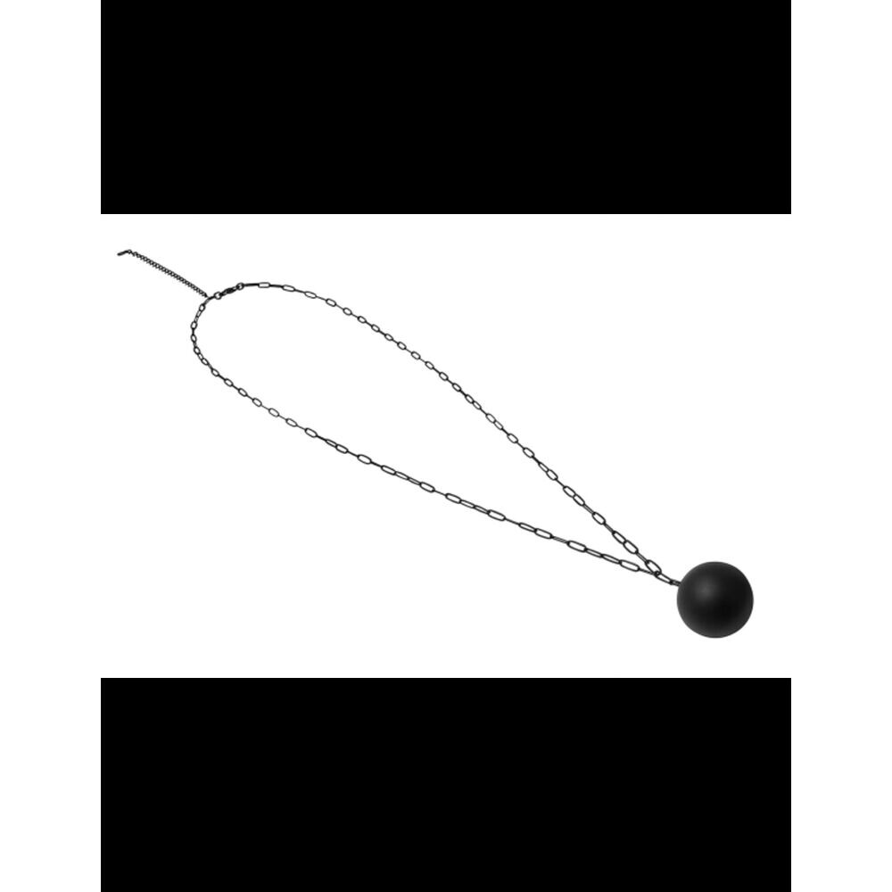 Dlhý čierny matný náhrdelník s ozdobnou guľôčkou 19464