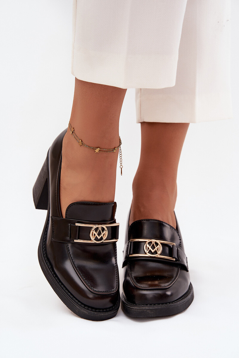 Dámske poltopánky s opätkom a zlatým detailom