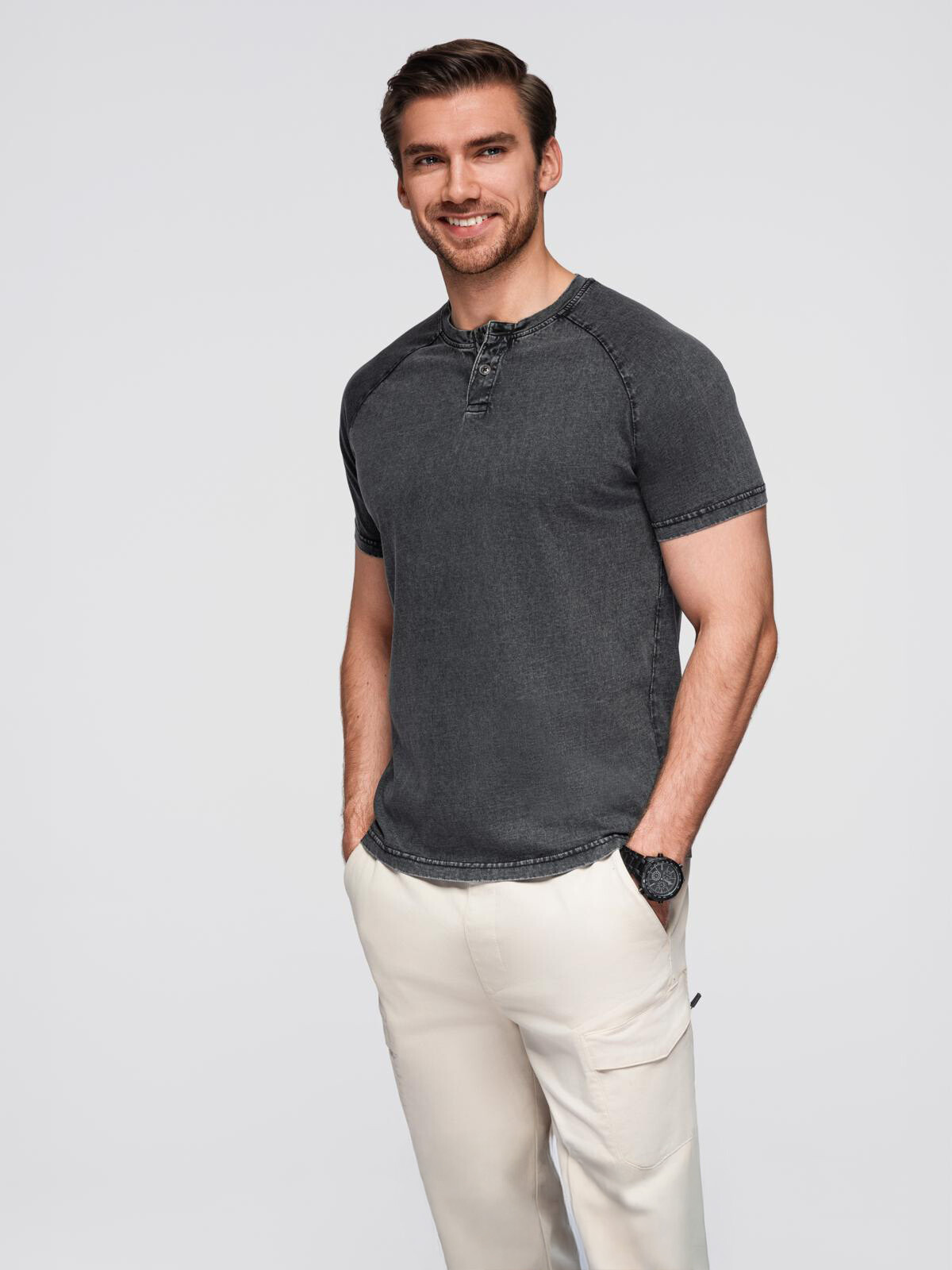 Ombre Men's T-shirt with wash effect and buttons at neckline - black