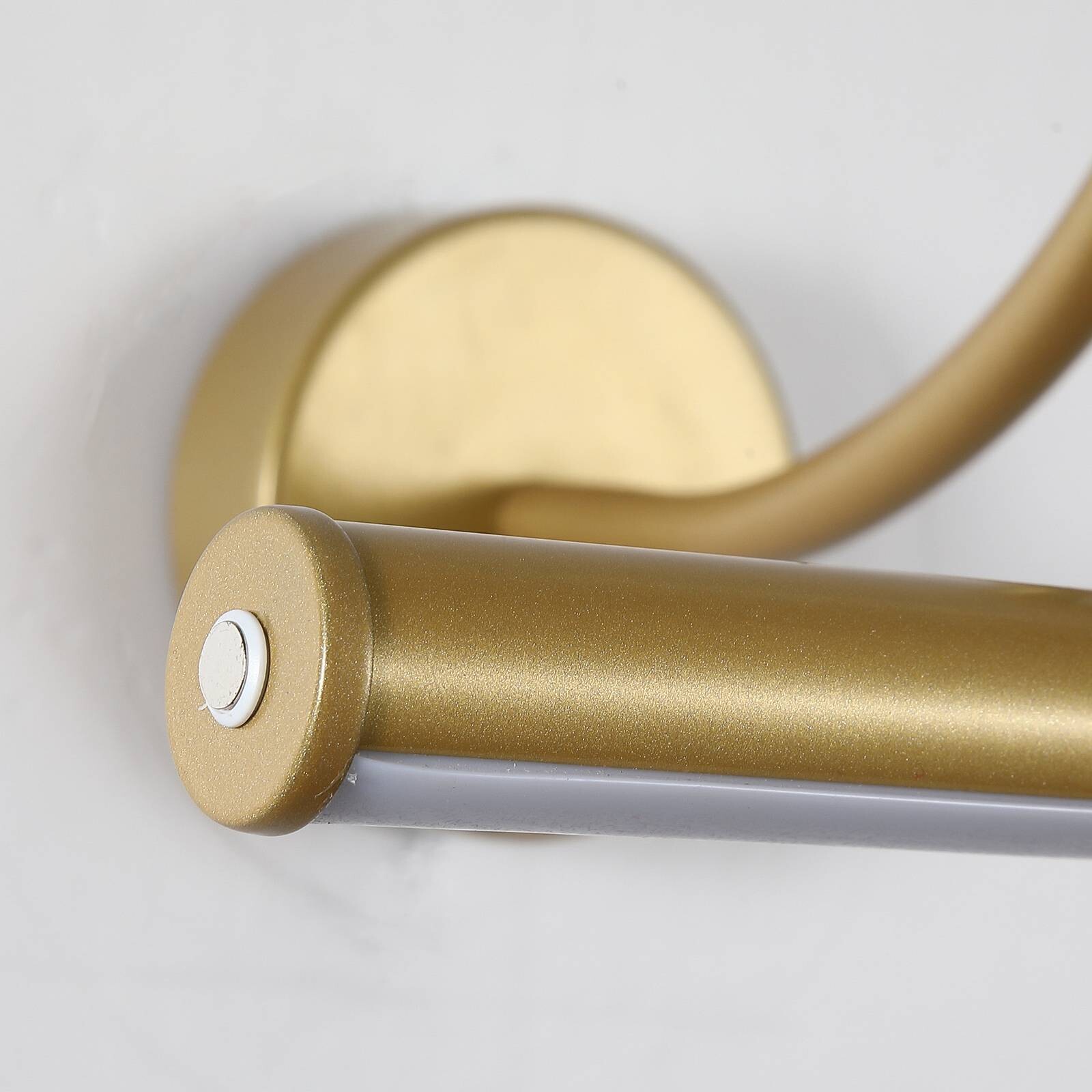 LED akumulátorové nástenné svetlo Vigo, zlatá farba, šírka 30 cm, kov