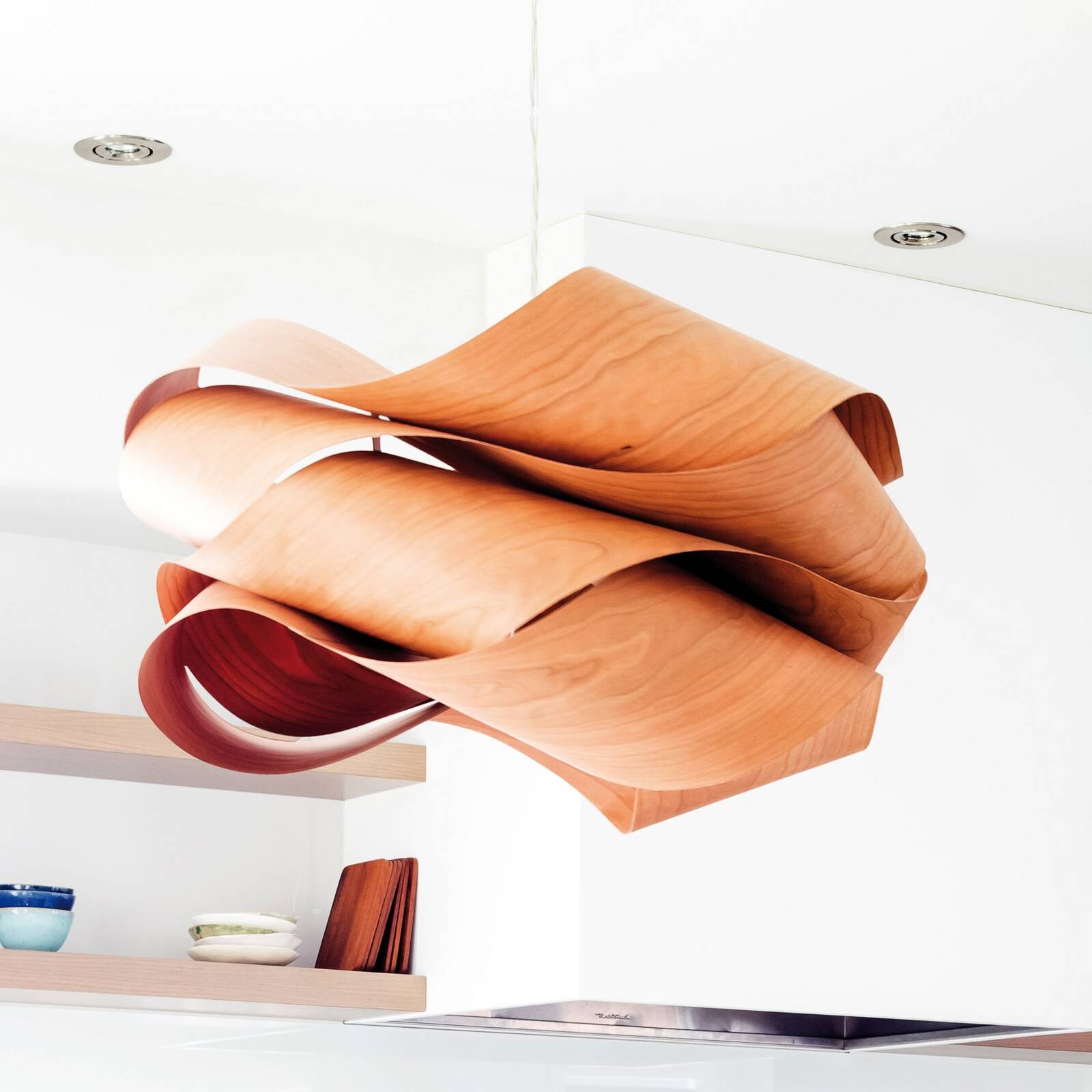 Závesné svietidlo LZF Link, čerešňové drevo/niklová farba, Ø 69 cm, drevo