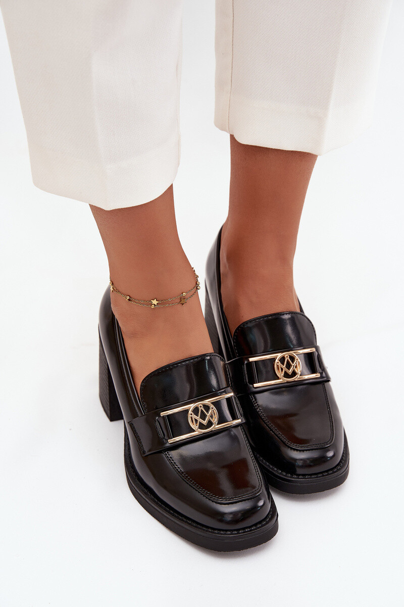 Dámske mokasíny na podpätku s ozdobou