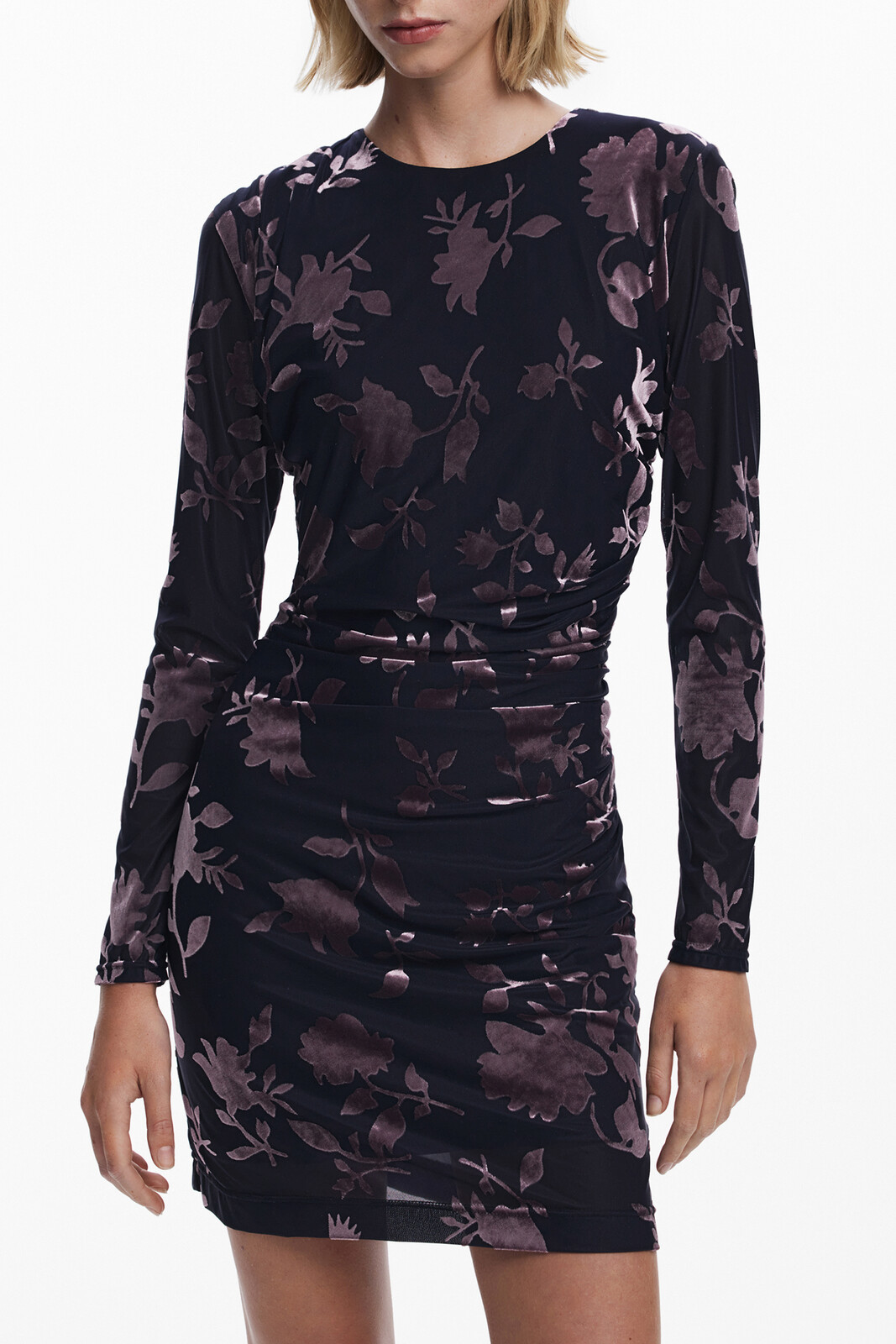 Krátke vzorované šaty Desigual