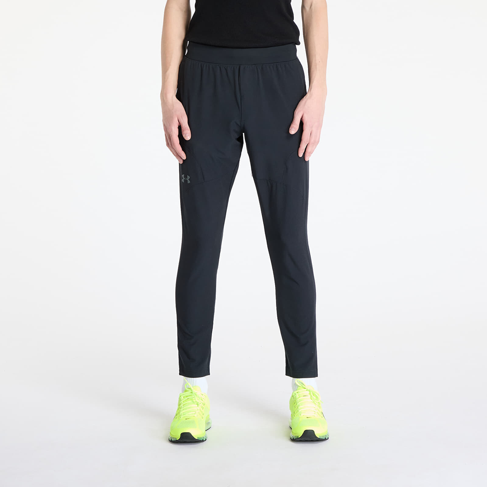 Kalhoty Under Armour Unstoppable Tapered Pants UNISEX Black/ Pitch Gray M