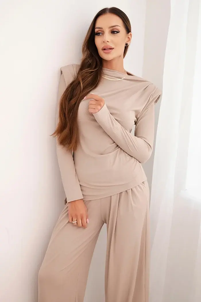 Kesi Włoski Dámsky bavlnený komplet s blúzkou a nohavicami s širokým strihom béžový