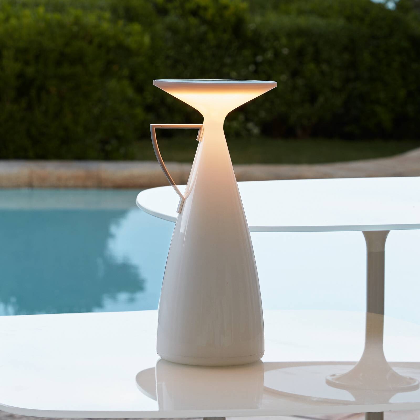 Kartell stolová LED lampa Camomille, biela, výška 24 cm