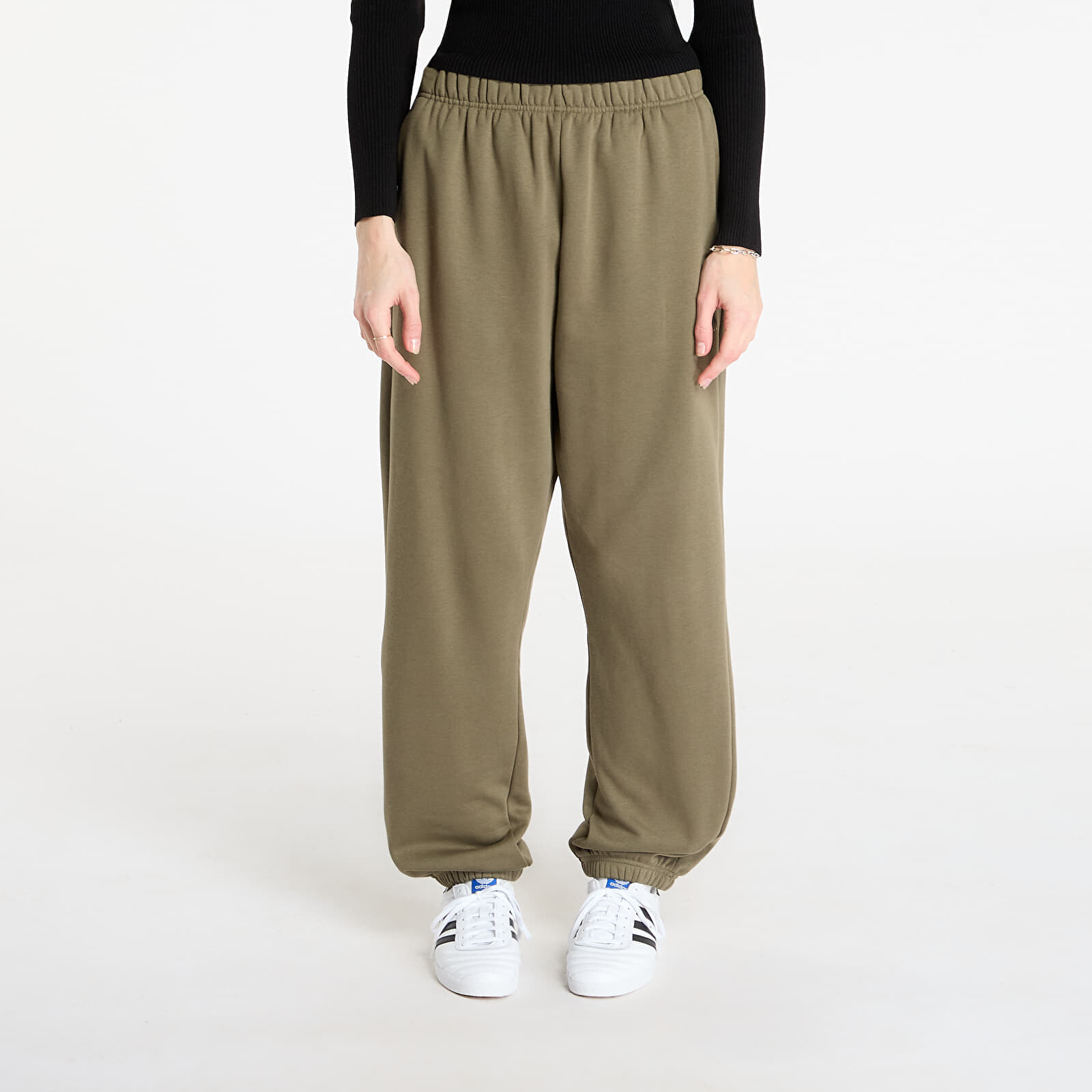 Tepláky adidas Basketball Fleece Joggers UNISEX Olive Strata M