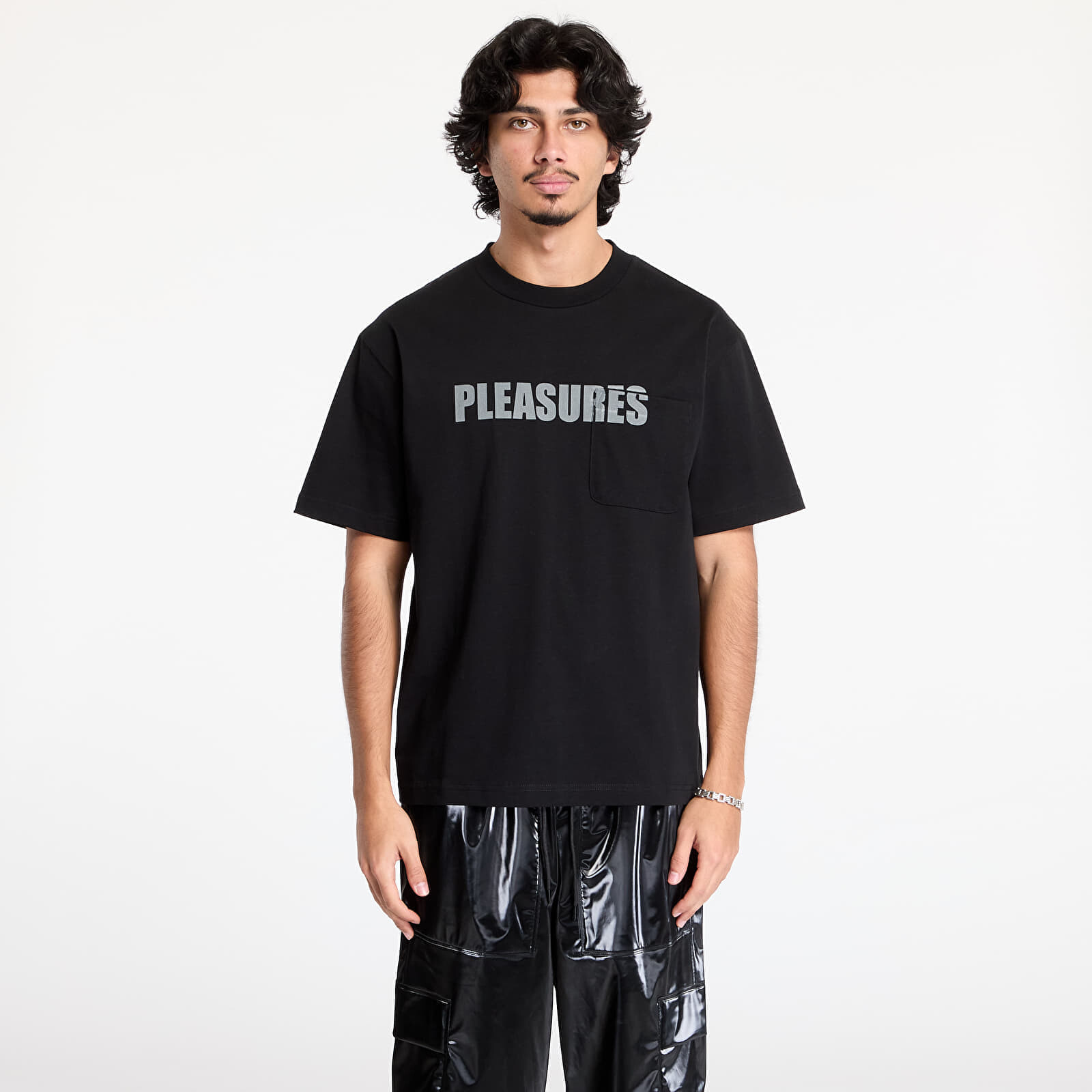 Tričko PLEASURES Impact Pocket Heavyweight Shirt Black M