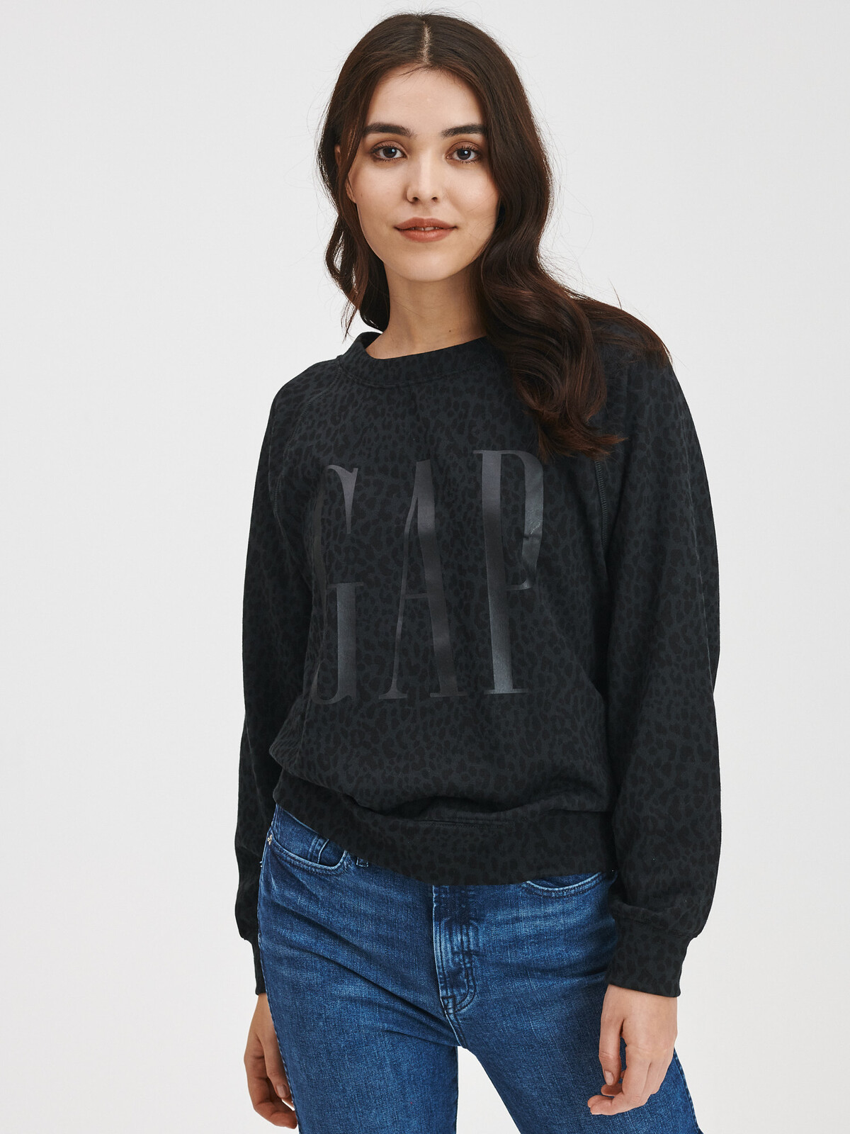 GAP Logo Crew Sweatshirt - Ladies