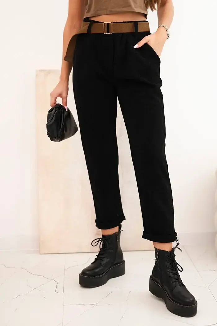 Kesi Włoski Dámske nohavice s pásom v prúžku čierne