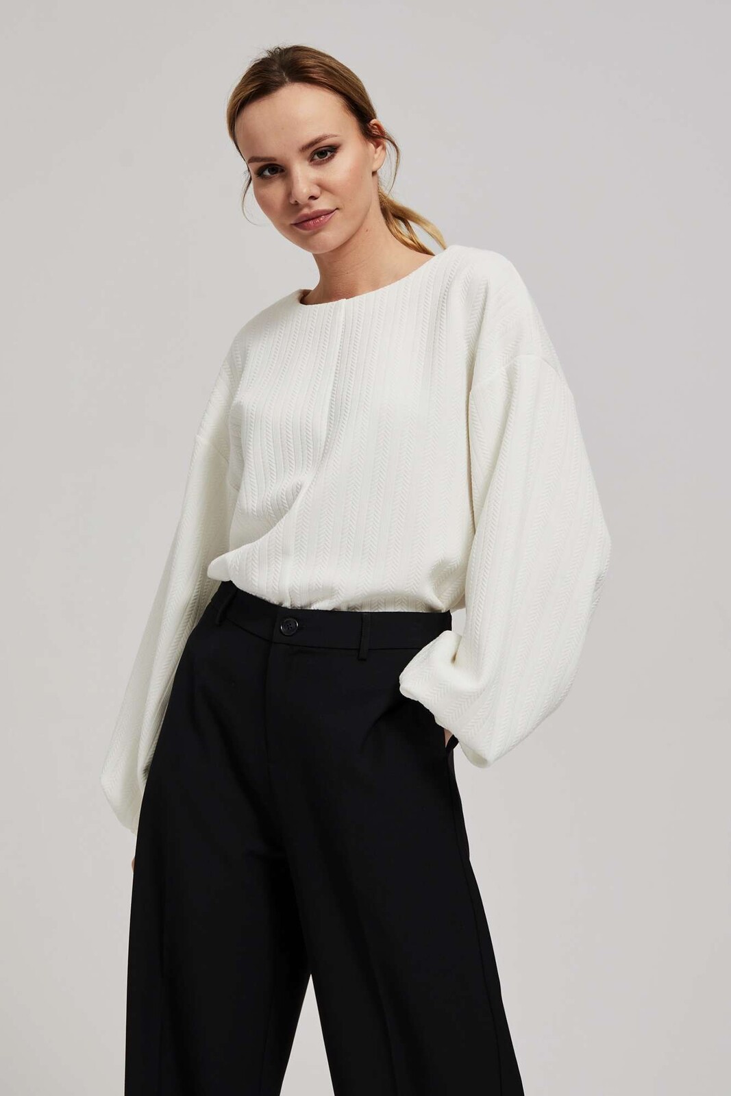 Sweatshirt with fluffy sleeves