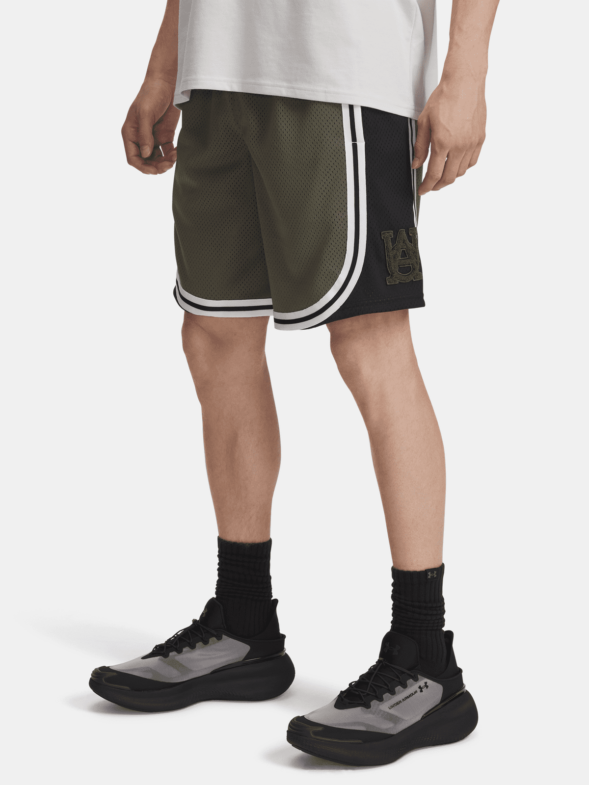Men's Shorts Under Armour UA M Courtside Short-GRN - Mens
