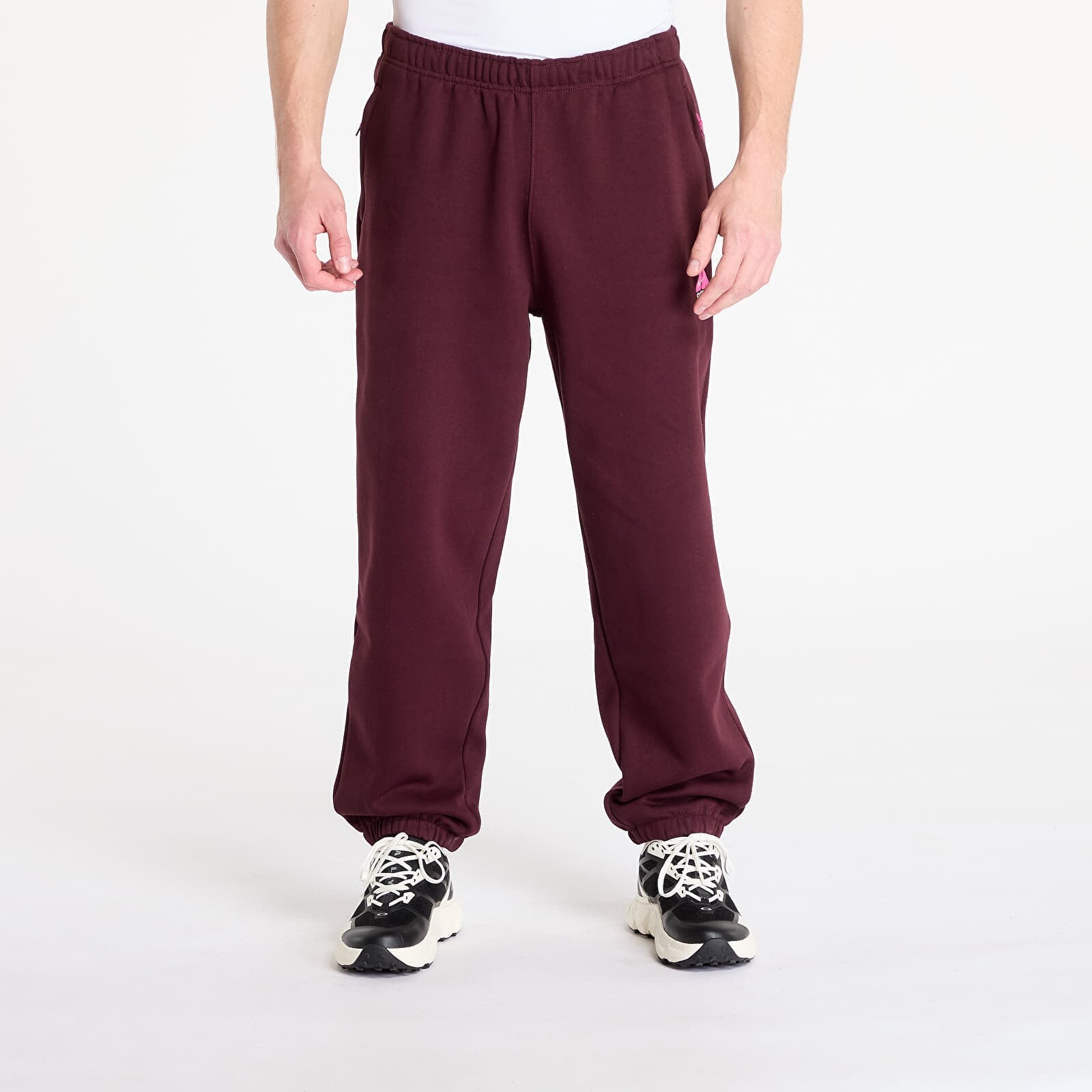 Tepláky Nike ACG Therma-FIT Repel Tuff Fleece Lungs Pants Burgundy Crush/ Laser Fuchsia L