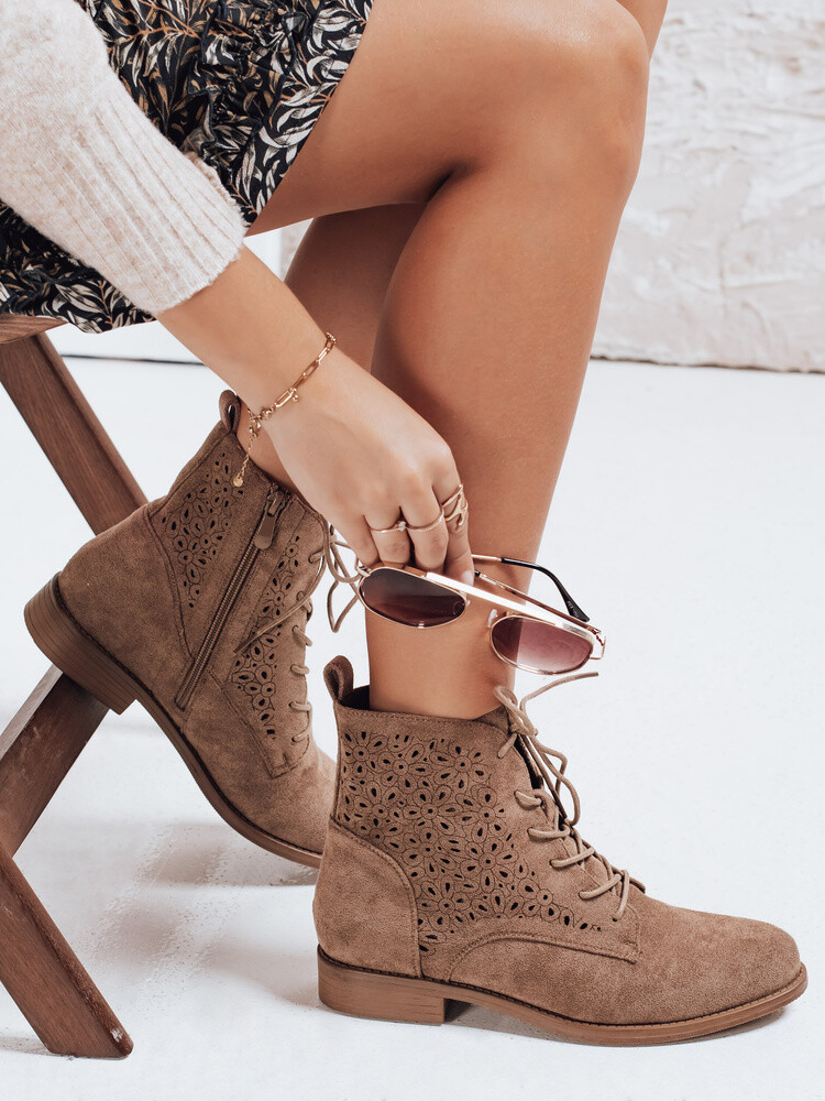 Dámske členkové topánky na šnurovanie