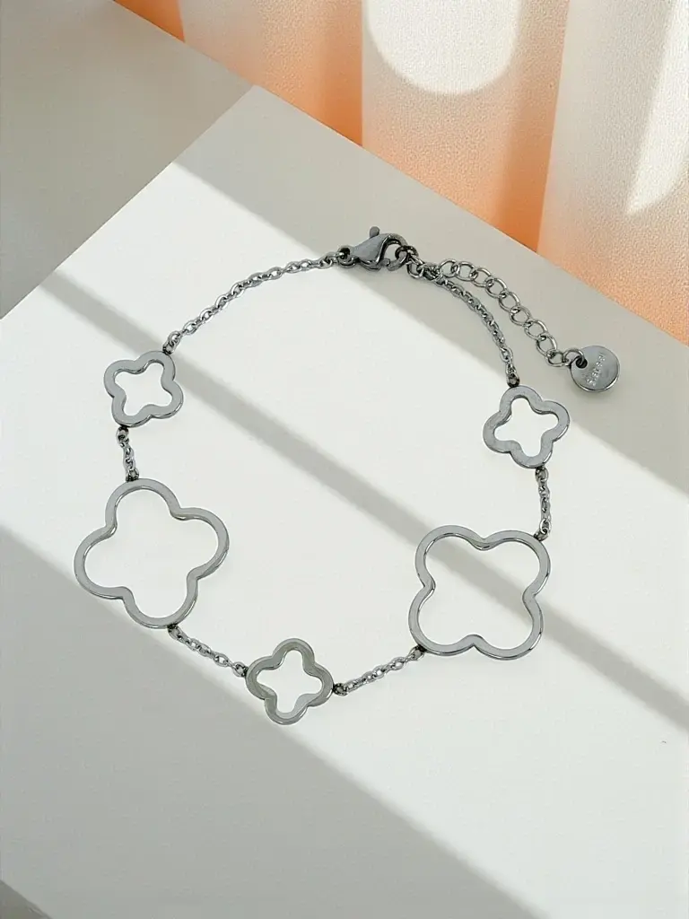 Náramok Resti Lira s motívom kvetu