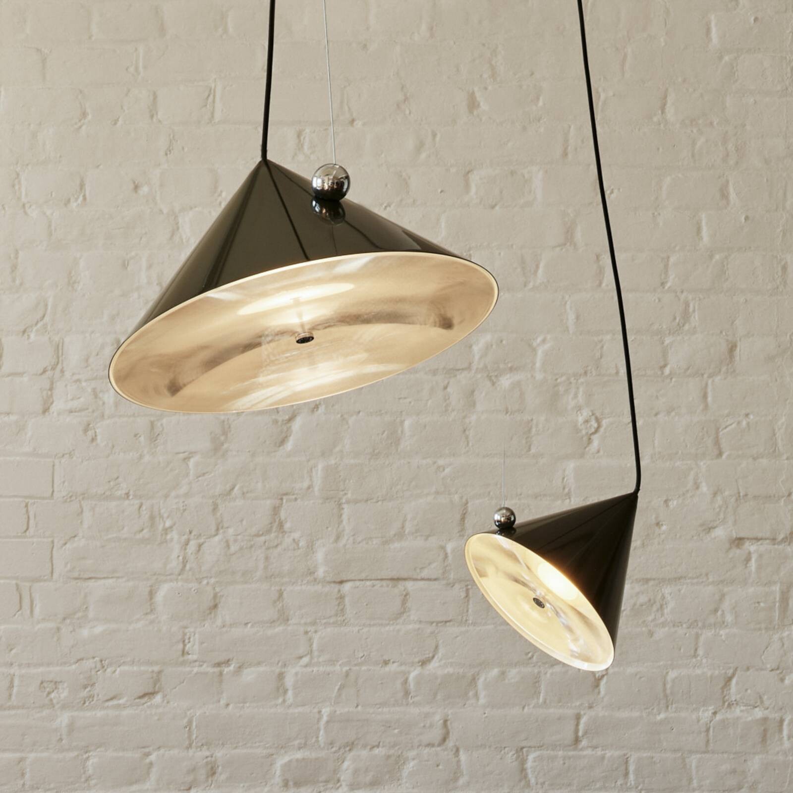 Tom Dixon LED závesné svietidlo Pose, zelená, Ø 43 cm, oceľ stmievateľné