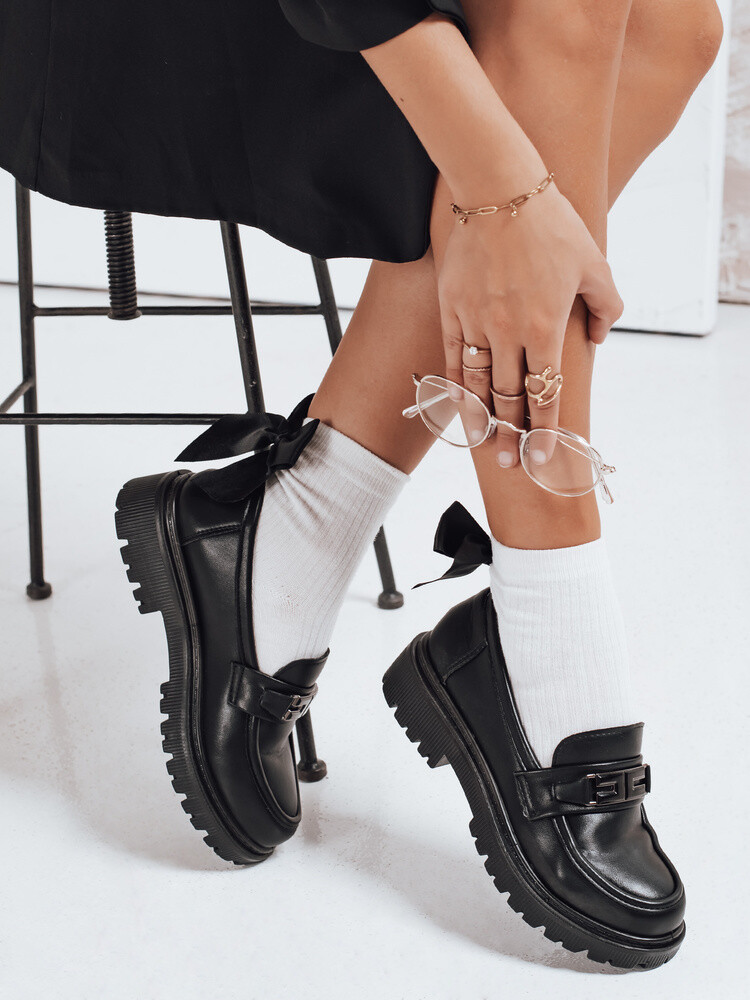 Čierne poltopánky na platforme