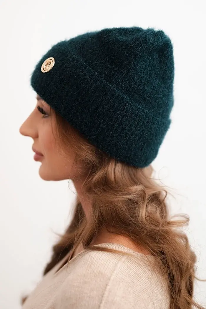 Kesi Dámska zimná čiapka huňatá s ozdobným gombíkom morský