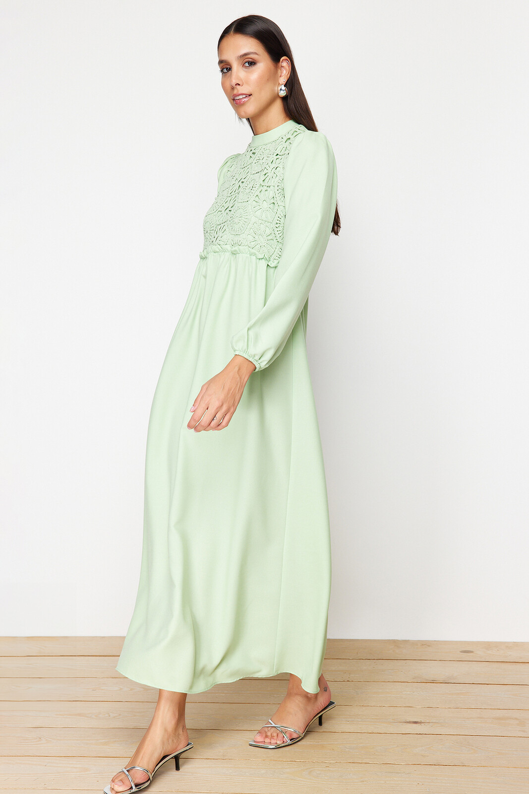 Trendyol Green Guipure/Scallop Detailed Woven Dress