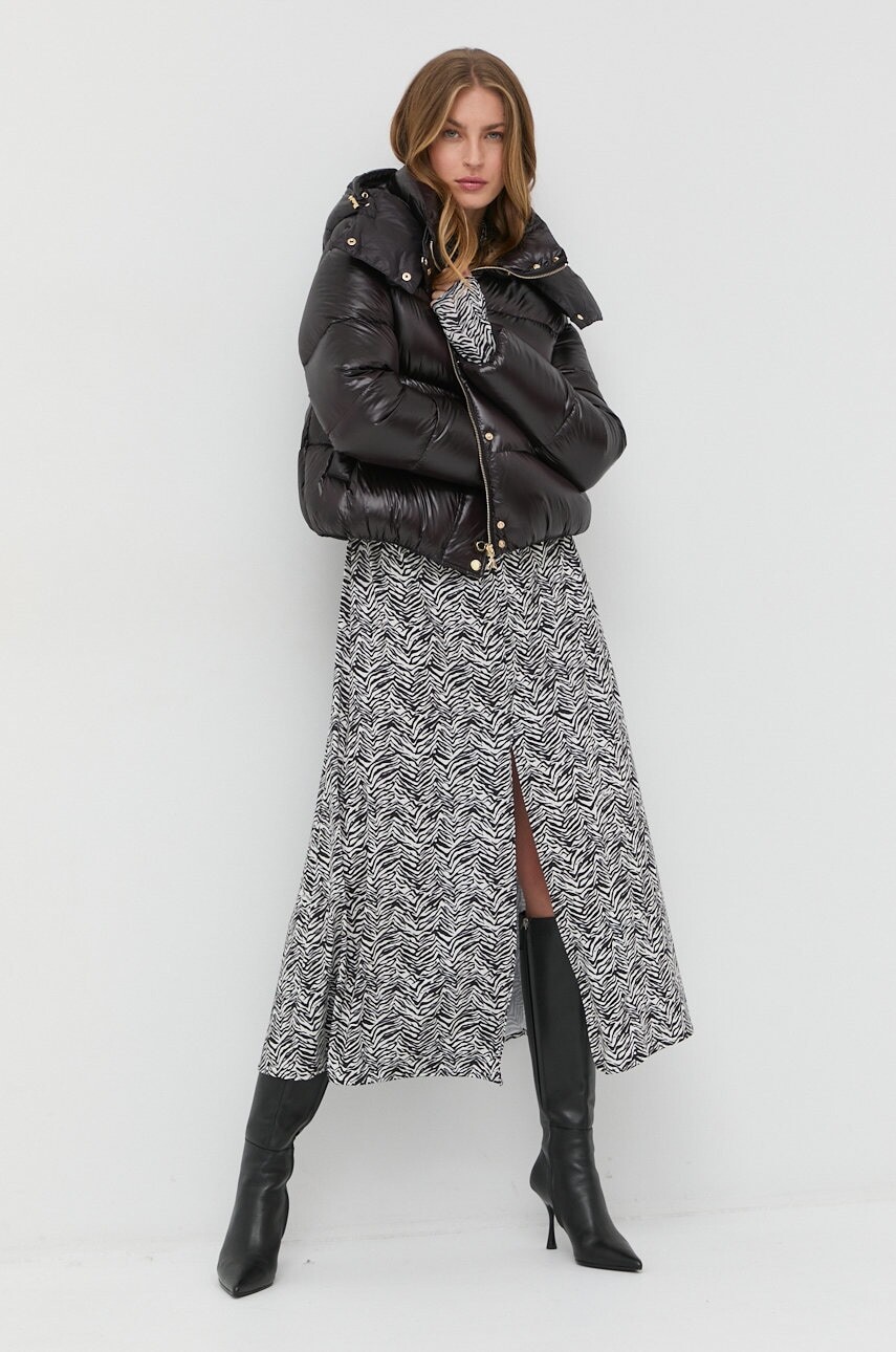 Páperová bunda Patrizia Pepe čierna farba, 2O0050.A9M0