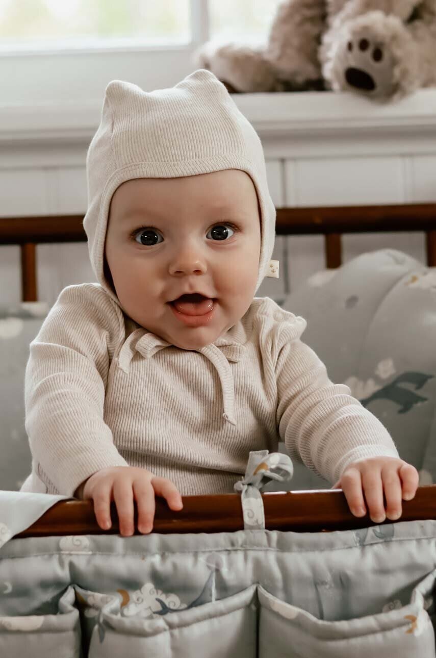 Čiapka pre bábätká That's mine 20235 béžová farba biela, z tenkej pleteniny, bavlnená, CANNA