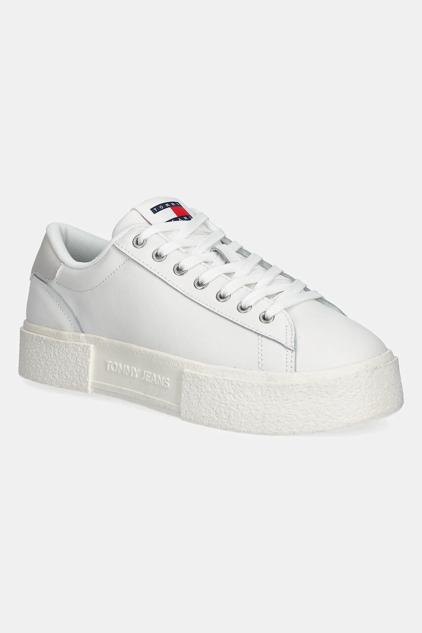 Kožené tenisky Tommy Jeans TJW FLATFORM SNEAKER biela farba, EN0EN02698