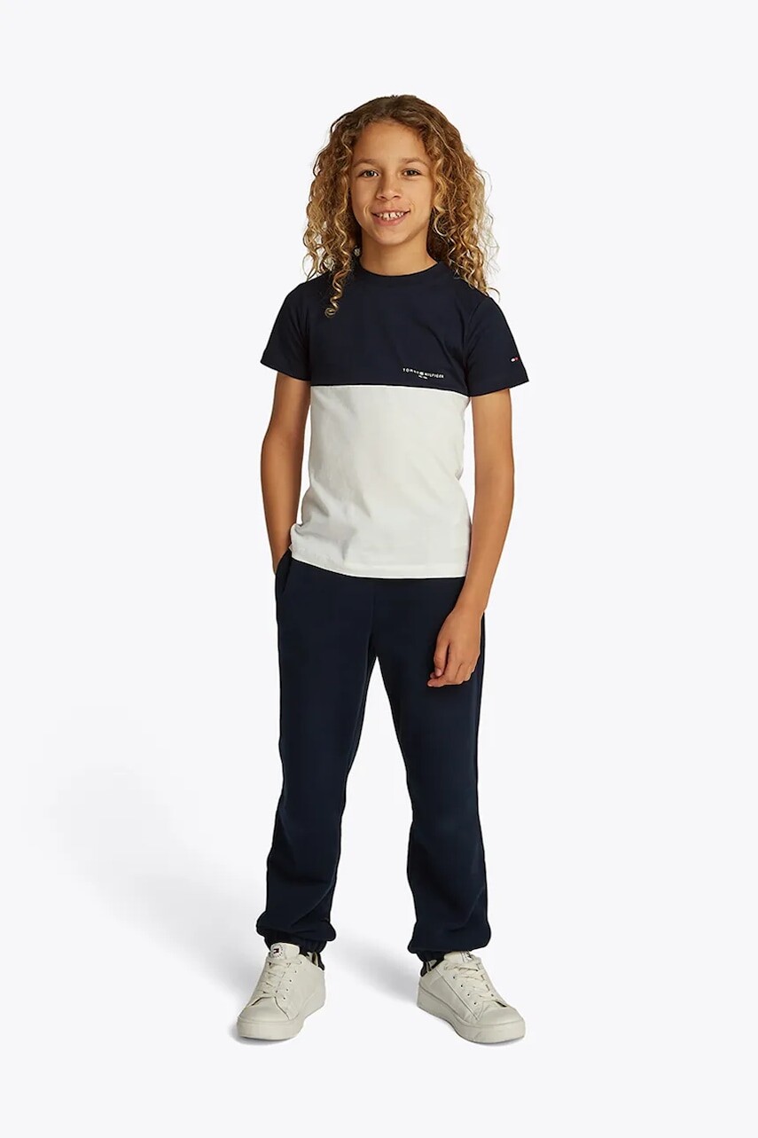 Detské bavlnené tričko Tommy Hilfiger čierna farba, jednofarebný, KB0KB09617