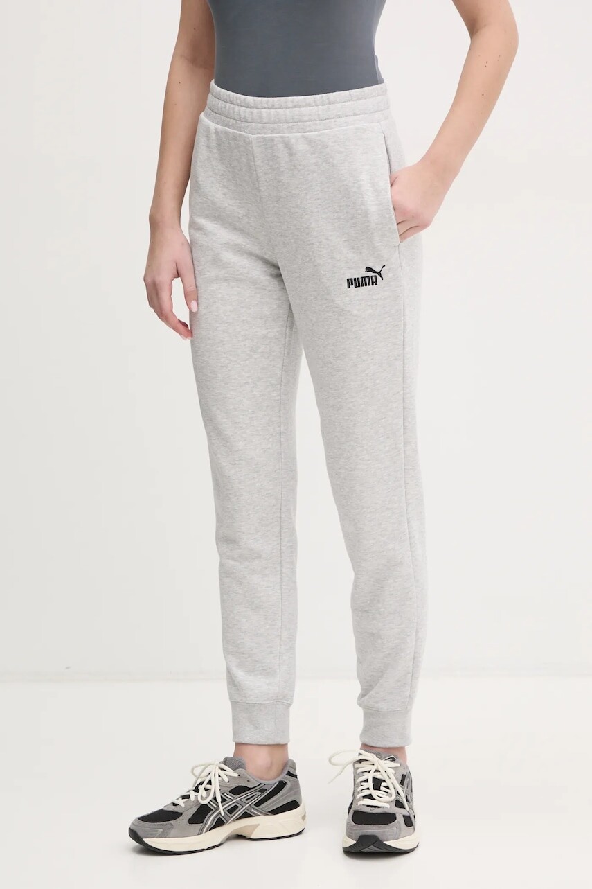 Tepláky Puma dámske, šedá farba, s nášivkou, 682450