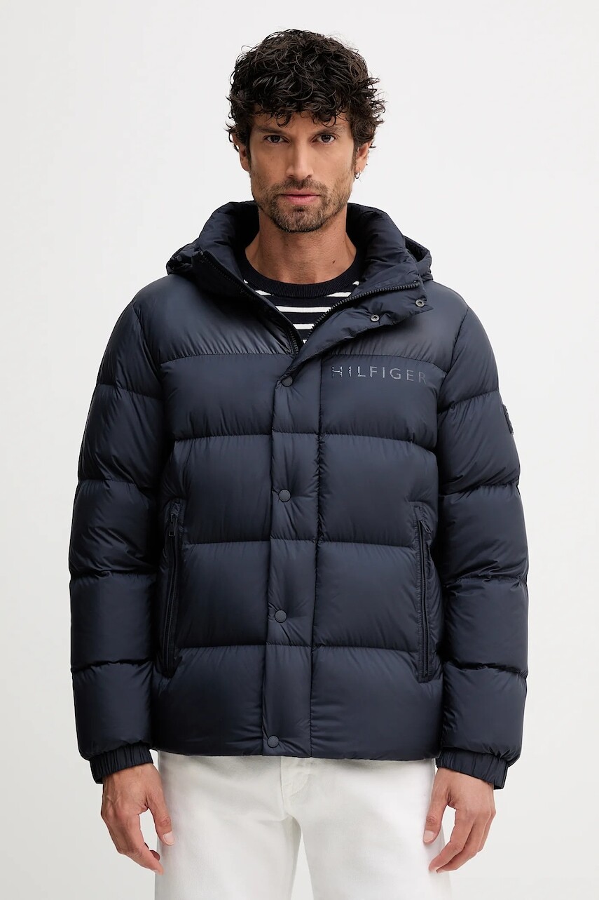 Páperová bunda Tommy Hilfiger tmavomodrá farba, zimná, MW0MW40613