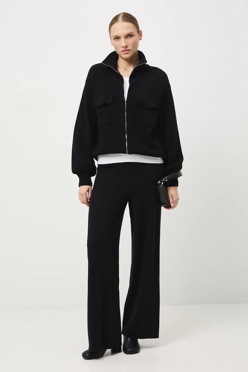 Sveter Medicine čierna farba, ľahké