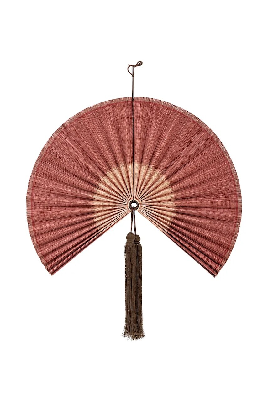 Nástenná dekorácia Bloomingville Jaime 70 x 75 cm červená farba