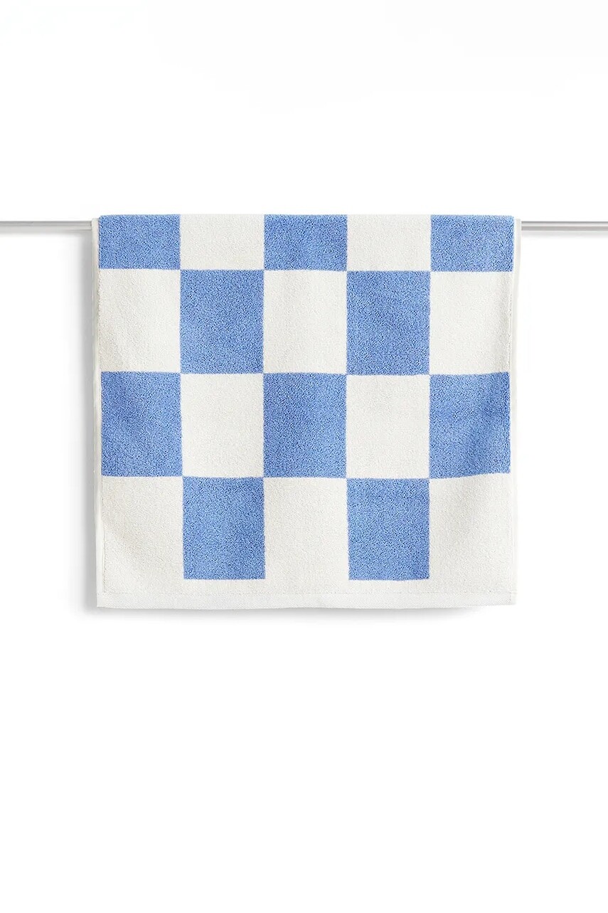 Bavlnený kúpeľňový koberec HAY Check 50 x 90 cm modrá farba