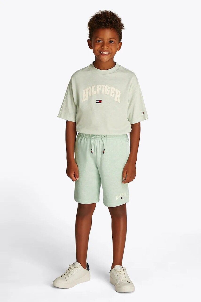 Detské krátke nohavice Tommy Hilfiger zelená farba, nastaviteľný pás KB0KB09496