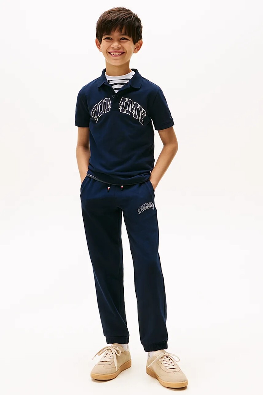 Tepláky Tommy Hilfiger tmavomodrá farba, s potlačou, KB0KB09905