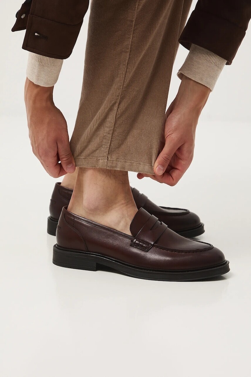 Kožené mokasíny Medicine hnedá farba