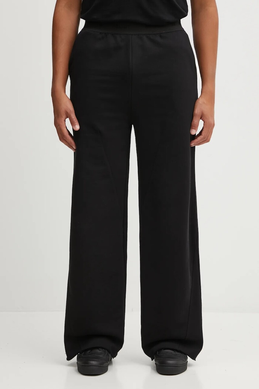 Bavlnené tepláky Heliot Emil čierna farba, jednofarebné, AW25_M_10_215_BLK01