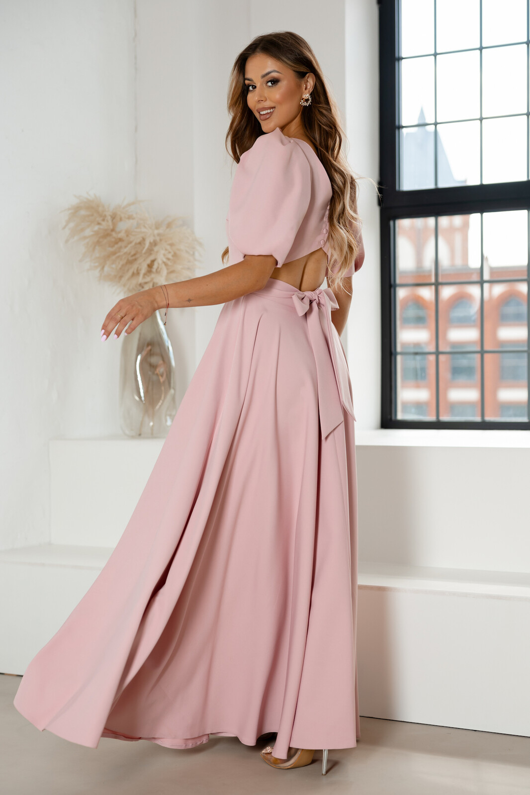 Lacoria Staroružové spoločenské šaty s odhaleným chrbtom Veľkosť: M