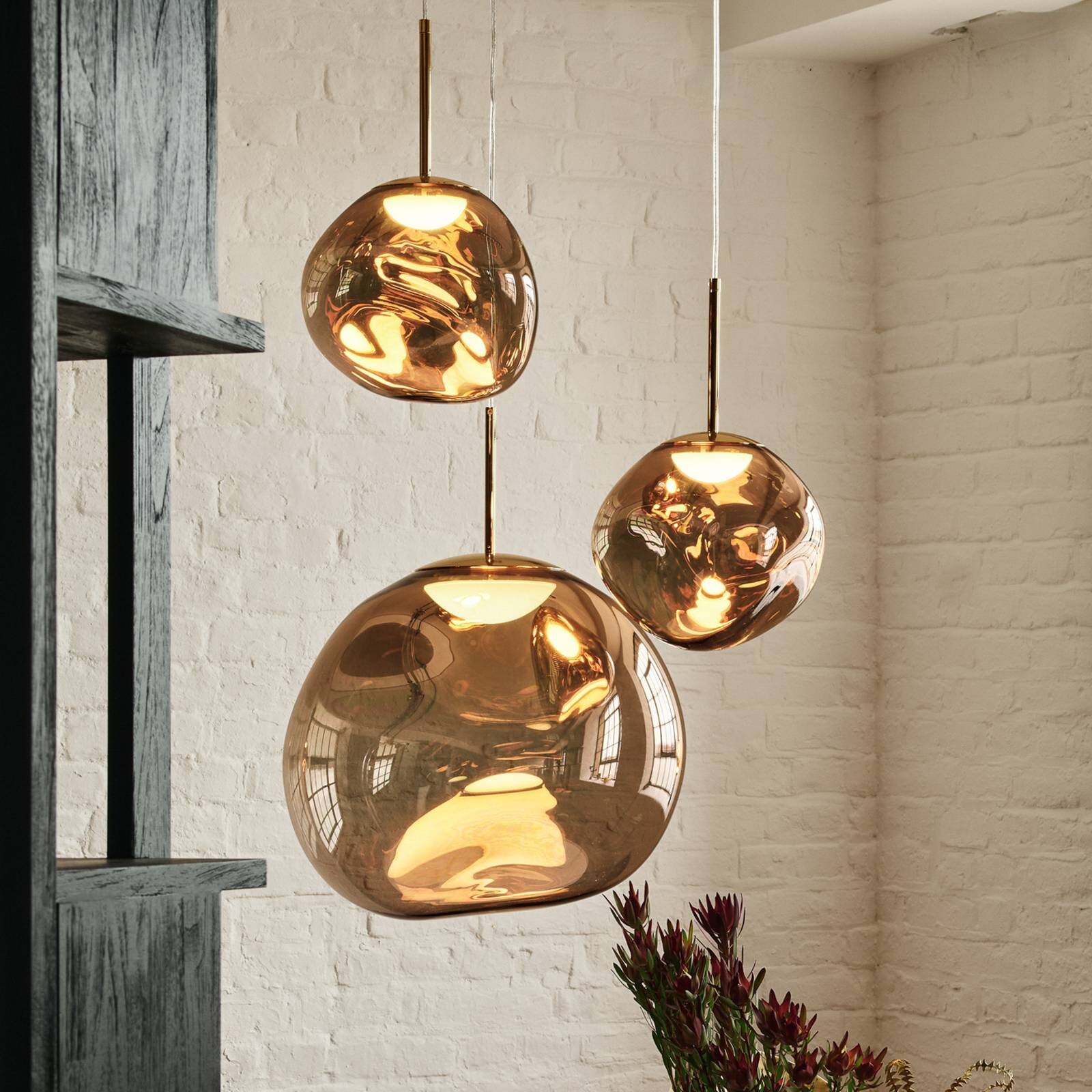 Tom Dixon závesné svietidlo Melt, Ø 28 cm, bronzová farba, objímka