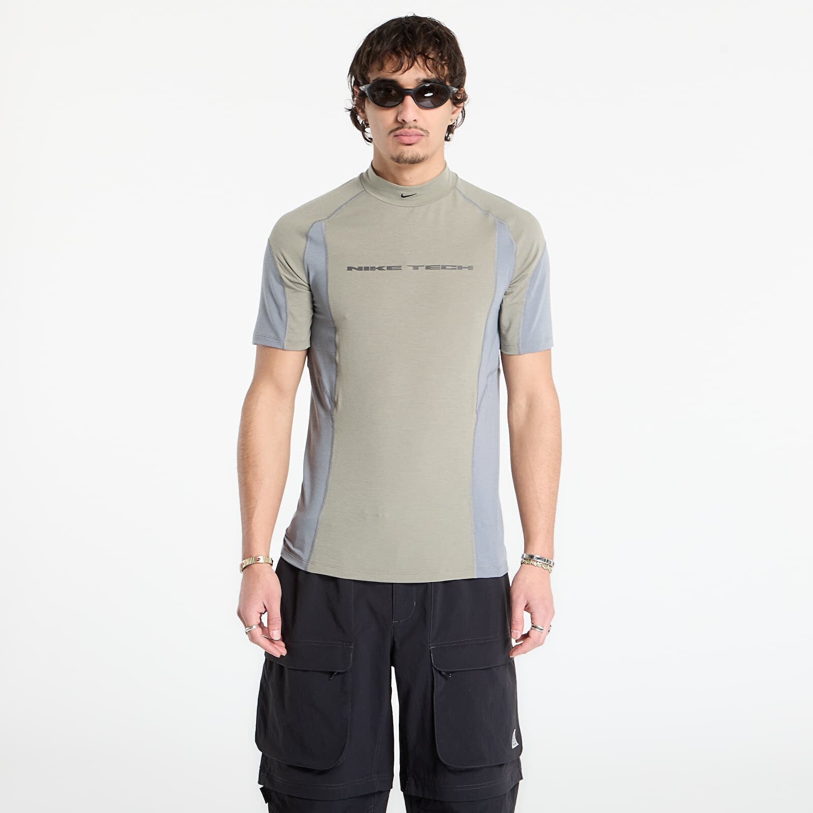 Tričko Nike Men's Dri-FIT Short-Sleeve Base Layer Light Army/ Cool Grey/ Cool Grey/ Black L