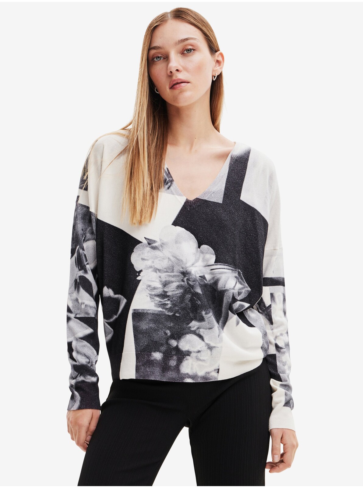 Krémovo-sivý dámsky vzorovaný sveter Desigual Fotin