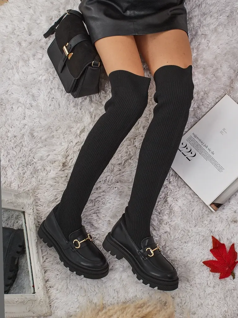 Dámske vysoké slip-on čižmy s ozdobou