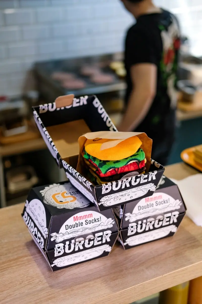 Turecké ponožky s burger potlačou – 2 páry