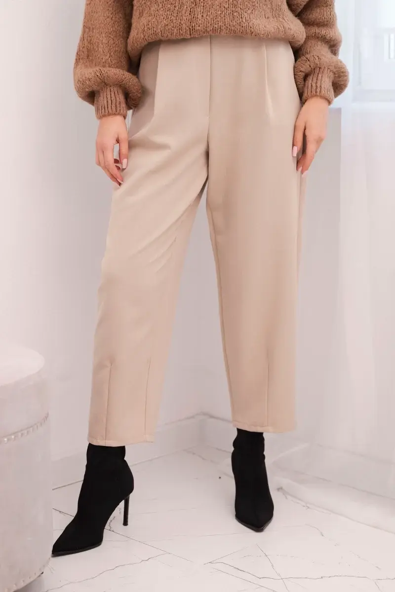 Dámske nohavice s vysokým pásom a záhybmi