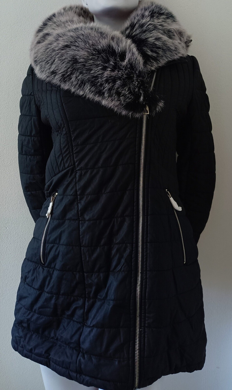 Dámska zimná bunda s kožušinou LD-5520 čierna - Goodlooking M