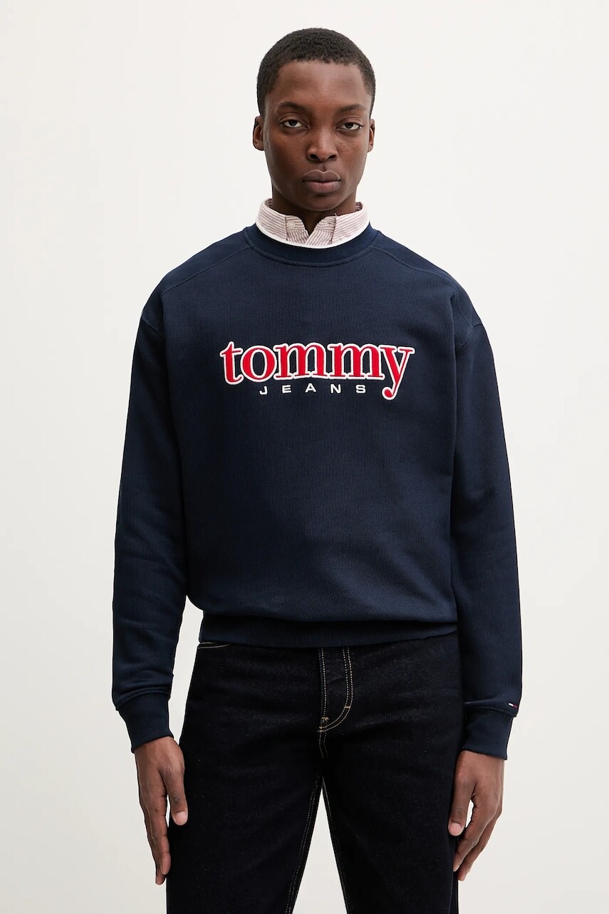 Mikina Tommy Jeans tmavomodrá farba, s nášivkou, DM0DM22373